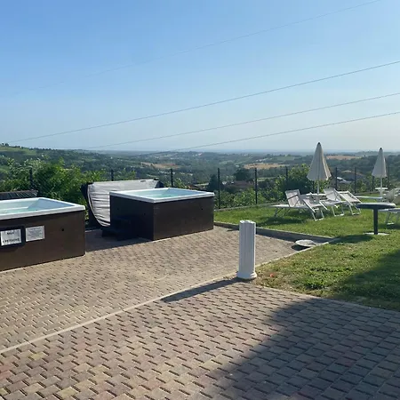 Alexander Esclusiva Di 100 M Con Vasca Idromassaggio Oda ve Kahvaltı 4*