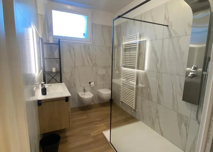 Alexander Esclusiva Di 100 M Con Vasca Idromassaggio Oda ve Kahvaltı