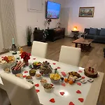 Alexander Esclusiva Di 100 M Con Vasca Idromassaggio 4* Trarivi