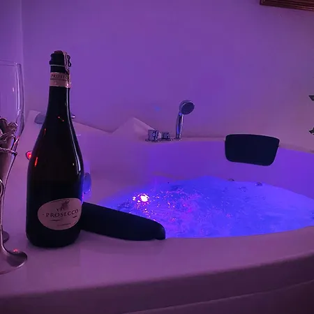 Alexander Esclusiva Di 100 M Con Vasca Idromassaggio Trarivi