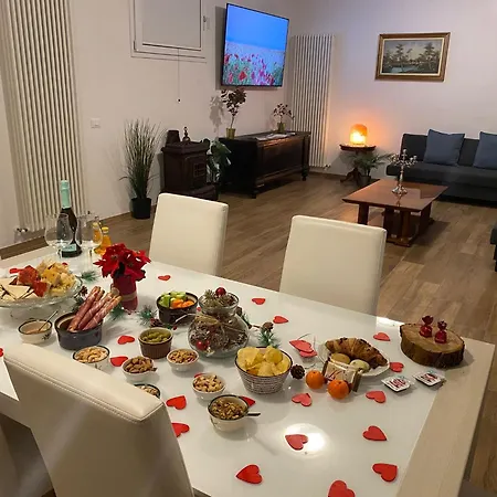 Alexander Esclusiva Di 100 M Con Vasca Idromassaggio 4* Trarivi