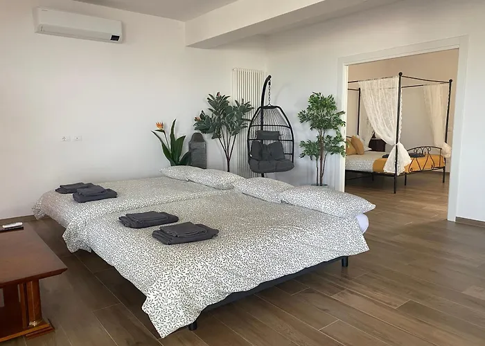 Alexander Esclusiva Di 100 M Con Vasca Idromassaggio 4* Trarivi