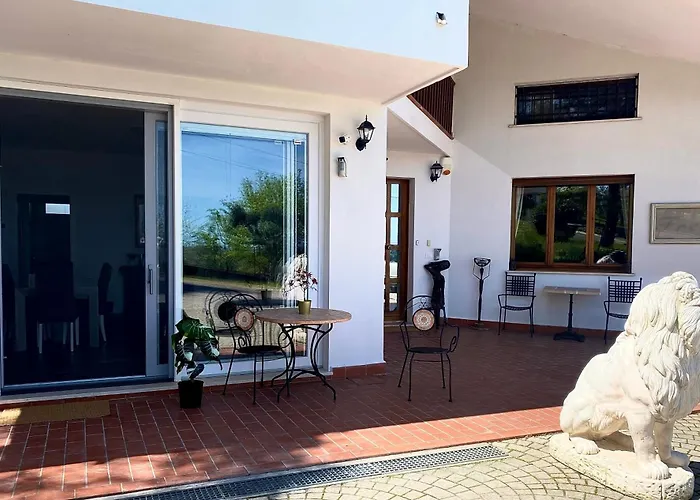 Alexander Esclusiva Di 100 M Con Vasca Idromassaggio 4*