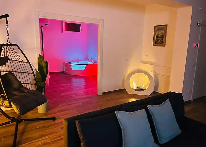 Alexander Esclusiva Di 100 M Con Vasca Idromassaggio Bed & Breakfast