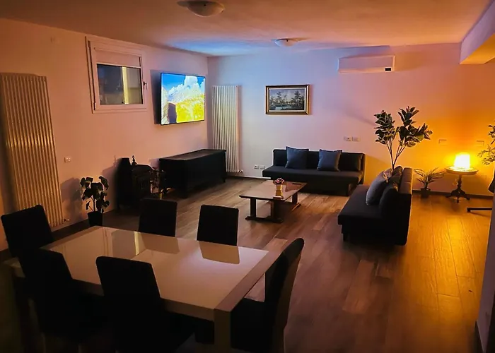 Alexander Esclusiva Di 100 M Con Vasca Idromassaggio Bed & Breakfast Trarivi