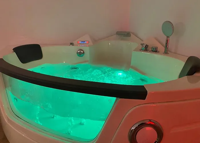 Alexander Esclusiva Di 100 M Con Vasca Idromassaggio Trarivi